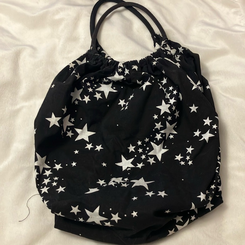 Black and White Star Patterned Tote Bag w/ 2 handles inside zipper 2 pockets